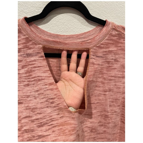 WE THE FREE V-Neck Brown Short Sleeve T-Shirt - Picture 3 of 5